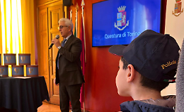 Torino, Pasqua tra divise e fragilit&agrave;: uova ai figli dei poliziotti pi&ugrave; in difficolt&agrave;
