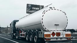 Maxi furto di carburante: 17 camionisti indagati. Un sistema organizzato e 3.700 litri sequestrati