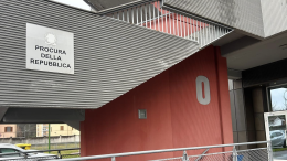 Al culmine di una lite, d&agrave; una testata alla vicina di casa di appena 20 anni: a Ivrea il Processo