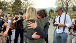 Blanco cammina 42 km per consegnare il disco alla madre: il gesto che spiazza il pop italiano (VIDEO)