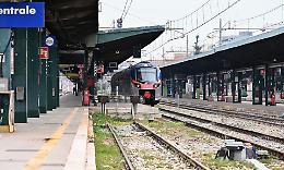 Persone sui binari a Torino Porta Nuova: rallentamenti e treni deviati fino a 80 minuti di ritardo