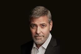 Clooney attacca Trump: &ldquo;Minacciare la fine di una civilt&agrave; &egrave; un crimine di guerra&rdquo;