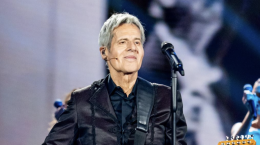 Torino premia Claudio Baglioni: nella Sala Rossa il riconoscimento per il finale del tour