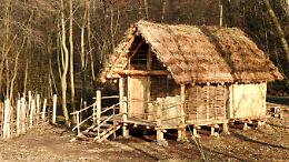 Montalto Dora, viaggio nella Preistoria: il Parco del Lago Pistono riapre con un evento immersivo