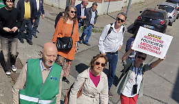 Sanit&agrave; sotto scorta (e cittadini a piedi)