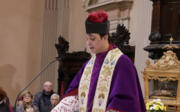 Don Mario Viano si ritira nel silenzio, emergono nuovi dettagli dalle indagini sulla canonica di Bosconero