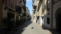 Negozi chiusi, comunit&agrave; pi&ugrave; fragile