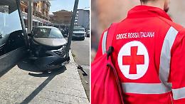 Perde il controllo dell&rsquo;auto e si schianta contro un bar: malore alla guida a Settimo Torinese