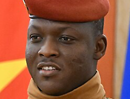 Ibrahim Traor&eacute;: rivoluzione o regime militare? Chi &egrave; davvero l&rsquo;uomo che guida il Burkina Faso