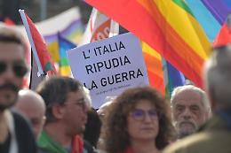 Ivrea scende in piazza contro guerra e riarmo. &ldquo;Arruolati con noi per un futuro senza guerre&rdquo;