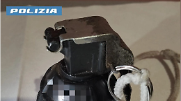 Spari contro la vetrina di un bar, uomo arrestato all'alba a Torino