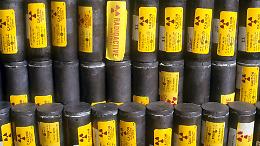 Nucleare, il passato non passa: scorie ferme, costi fuori controllo e nessuna soluzione