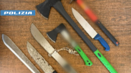Lite con machete in strada: arrestato un uomo a Torino