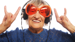 Centro anziani di Ciri&egrave;, urla e lacrime: &ldquo;Ti caccio fuori&rdquo; a una donna invalida