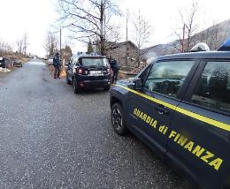 Exilles, discarica abusiva tra le montagne: sequestrati 900 metri quadrati di rifiuti (FOTO)