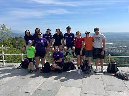 Belmonte, trent&rsquo;anni di passi e memoria: la camminata che unisce un paese intero