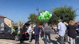 "Camminerò a un passo da te... "... lacrime ai funerali del piccolo Filippo Fioretta. Una tragedia se lo è portato via a 4 anni