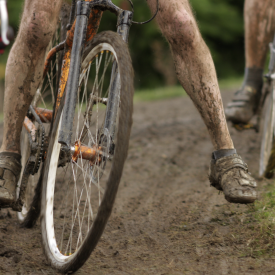 Pedali tra le montagne, il Canavese e le Valli di Lanzo si preparano al weekend del ciclocross