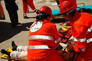 Piossasco, precipita in un pozzo da 12 metri nel cortile di una villetta: salva per miracolo