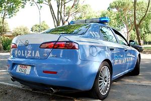 Presunto scippatore fermato a Torino, folla circonda la pattuglia