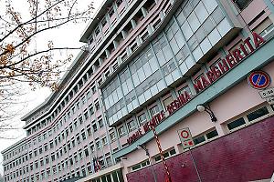 Bimbo colto da crisi epilettica in auto: trasportato in elisoccorso al Regina Margherita