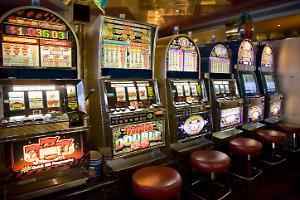 Slot machines, il Tar ribalta il Comune: ok alla riapertura in una tabaccheria di Torino