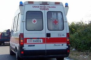 Schianto al semaforo tra via Mattei e strada della Pronda: tre feriti a Torino