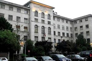 Ospedale Sant’Anna, scassinati oltre cento armadietti del personale sanitario durante il cambio turno