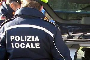 Torino, paura in corso Taranto: Panda contro un palo e conducente in ospedale