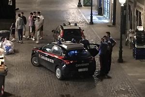 Ladri forzano la porta e rubano maglie da Intimissimi