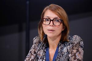 Elena Piastra fa "accordi" e firma protocolli con l'outlet del lusso... E in centro i negozi "muoiono"