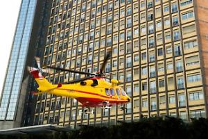 Operaio di 20 anni precipita da un ponteggio: trasportato d'urgenza al CTO