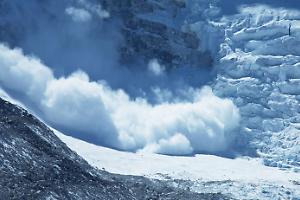 Valanga a Sestriere: scialpinista travolto ma illeso