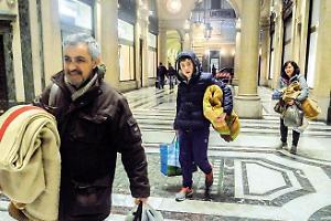 Eroi nella notte a Torino: due senzatetto fermano un ladro in galleria San Federico