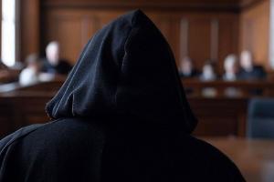 Danni ai distributori per pochi euro: condannato a quattro anni