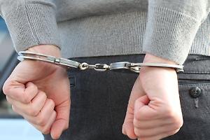 «Ti ammazzo»: arrestato 46enne a Vercelli. Anni di violenze e minacce all’ex compagna