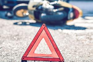Venaria Reale, scontro tra auto e scooter in via Canale: motociclista ferito