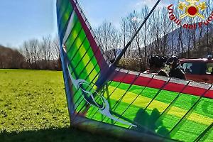 Borgofranco d'Ivrea esulta: il 62enne caduto con il deltaplano è fuori pericolo!