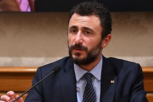 Capodanno col botto: "Pozzolo aveva l’arma e non mi ha soccorso"