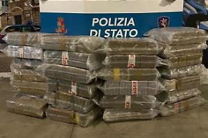 Magazzino della droga in garage a Orbassano: arrestato con oltre 110 chili tra hashish e marijuana