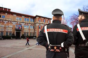 Lite furiosa in centro e 15enne armato di coltello: Settimo Torinese sotto shock