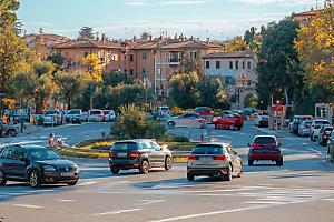 Venaria, due incidenti in tre giorni sulla rotonda di corso Garibaldi