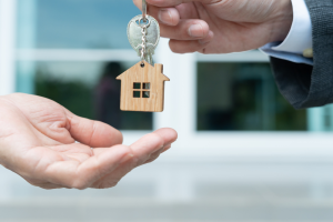 Santena, la casa che non esiste: truffati in decine con caparre e contratti falsi