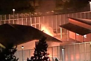 Fumo, feriti e istituzioni respinte: caos e repressione al Cpr di Torino