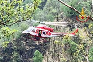 Paura durante l’escursione: scivola in acqua e si ferisce