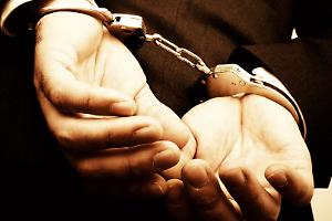 Falso documento per coprire i lavori al ghiacciaio: arrestato il sindaco