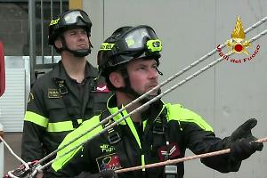 Tenta il suicidio sul Lungo Dora: salvataggio in extremis