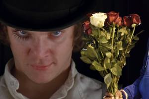 Massacrato per un gioco crudele: in tre a giudizio per il pestaggio del venditore di rose