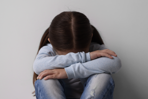 Cinque anni di abusi sessuali nel diario segreto di una bimba del ciriacese: condannato il suo aguzzino