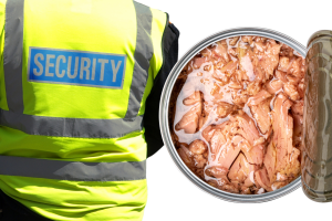 “Tonno a tradimento”: si traveste da vigilante per rubare, ma finisce in scatola